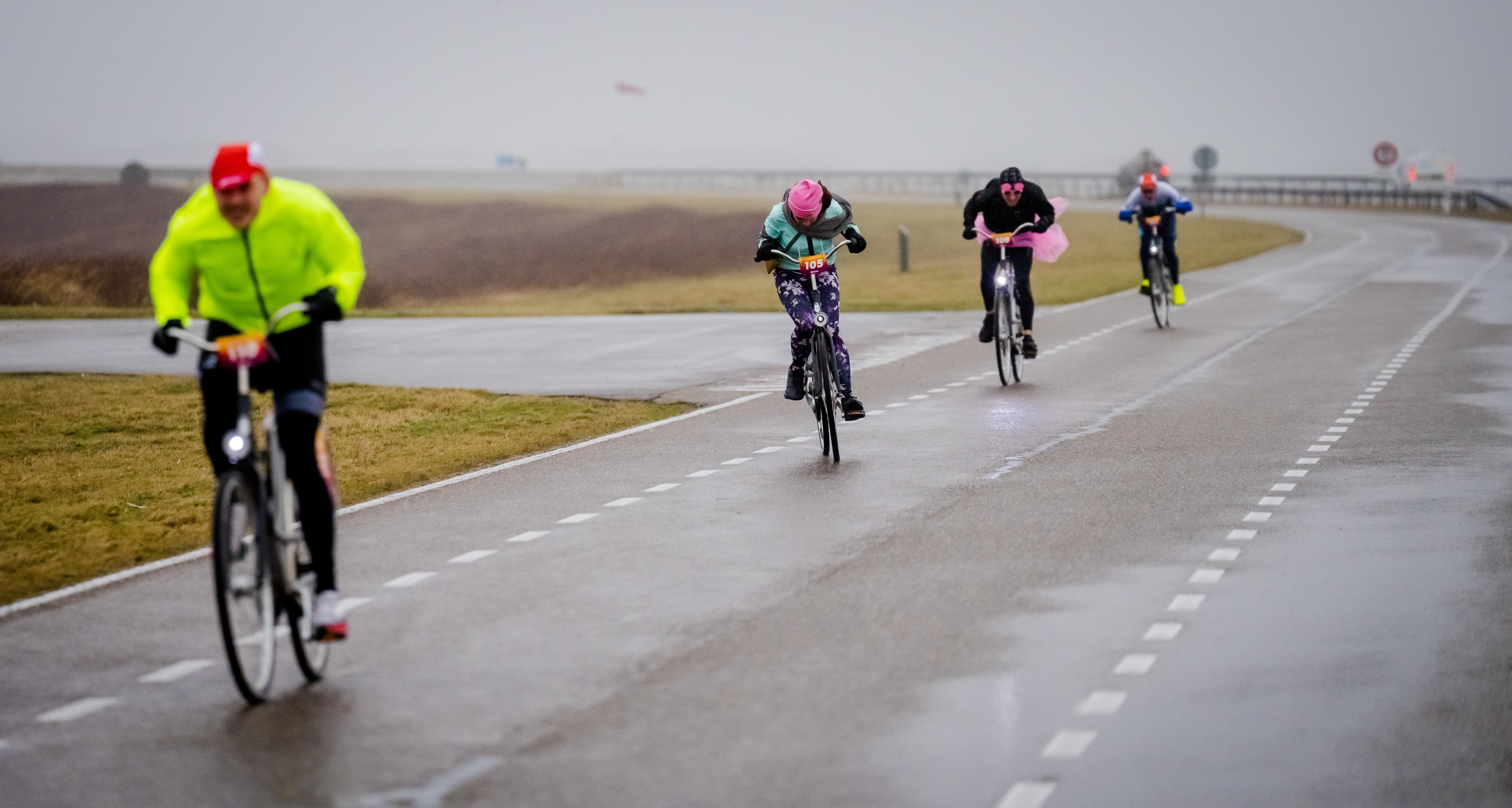 Leidse winnaar NK Tegenwindfietsen Jurjun van der Velde neemt revanche: ’Het was pittig en koud’